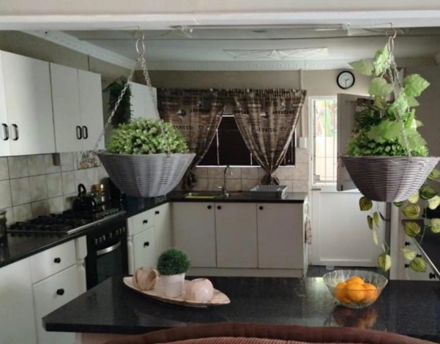 5 Bedroom Property for Sale in Retief Eastern Cape